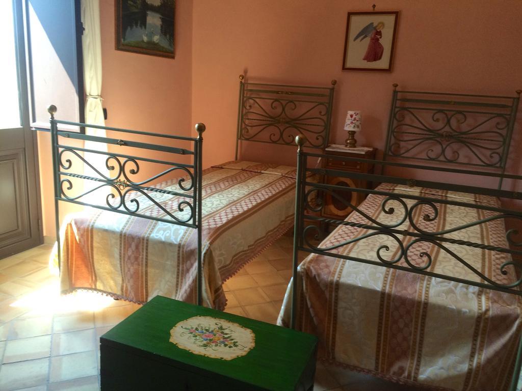 Apartamento Palazzo Cutrufelli Graniti Habitación foto