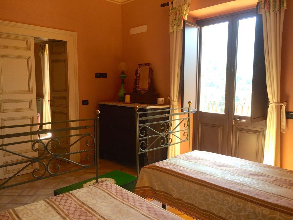 Apartamento Palazzo Cutrufelli Graniti Habitación foto